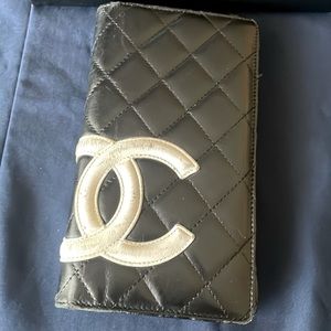 Chanel Cambon long wallet comes with a box